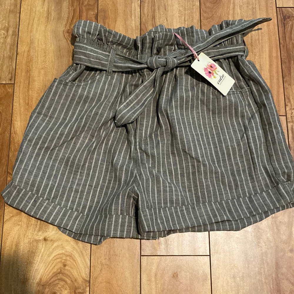 Woman’s Entro Striped shorts